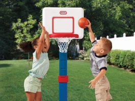 an toàn cho trẻ chơi bóng rổ